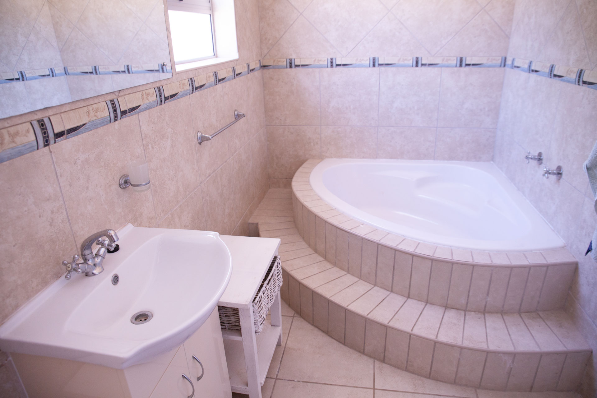 Art Muse Collective_Accommodation Jeffreys Bay_5 Day Art Retreat